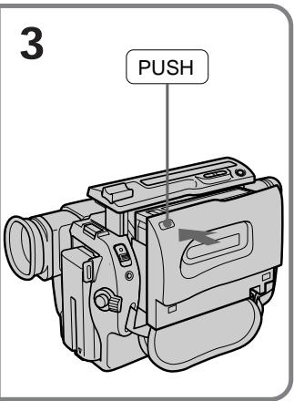 SONY CCD-TR940 - To remove the battery pack - 4