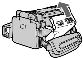 SONY DCR-IP210E - Пункт 3 Установка кассеты - 3