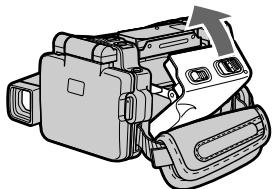 SONY DCR-IP220E - Inserting a cassette (p. 34) - 4
