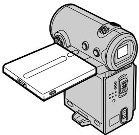 SONY DCR-IP5E - Korda Bbl OTkpbiBaTe nnn 3aKpbIbAte naHeJI KkI - 1