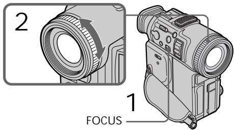 SONY DCR-PC100E - Focusing manually - 2