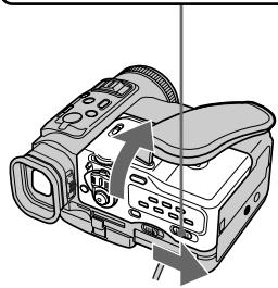 SONY DCR-PC100E - Inserting a cassette (p. 19) - 2