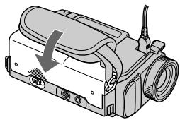 SONY DCR-TRV10E - Inserting a cassette (p. 19) - 4