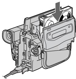 SONY DCR-TRV125E - Inserting a cassette (p. 19) - 3