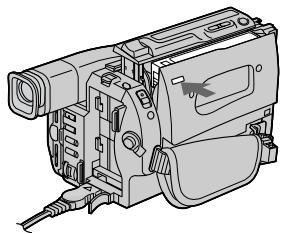 SONY DCR-TRV210E - Inserting a cassette (p. 19) - 4