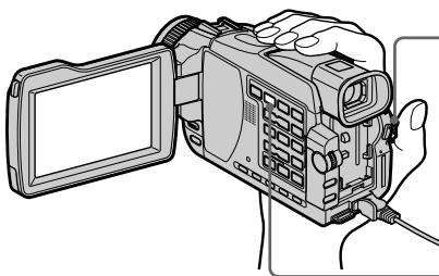 SONY DCR-TRV24E - Monitoring the playback still images on the LCD screen (p. 181) - 1