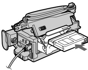 SONY DCR-TRV24E - Inserting a cassette (p. 33) - 3