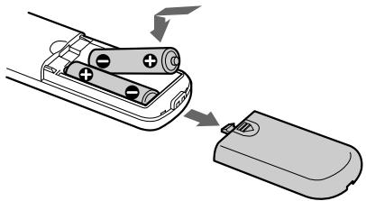 SONY CDP-XE570B - Inserting Batteries Into the Remote Control (CDP-XE570/XE370 only) - 1
