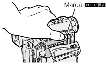 SHARP VIEWCAM Z - Inserción de un minivideocasete DV - 3