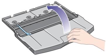 HP DESIGNJET 70 - Comment charger du papier dans le bac d'entrée ? - 2