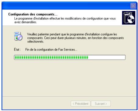 Configuration des composants... Le programme d'installation effectue les modifications de configuration que vous avez demandées. Veuillez patienter pendant que le programme d'installation configure les composants. Ceci peut durer plusieurs minutes, en fonction des composants sélectionnés. État : Fin de la configuration de Fax Services... < Précédent Suivant >