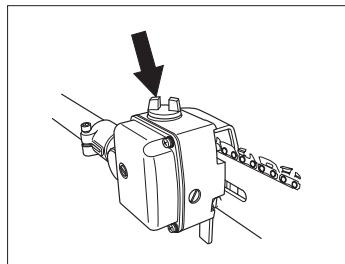 HUSQVARNA ACCESSOIRE DE SCIAGE - B Remplissage d'huile de chaîne - 1