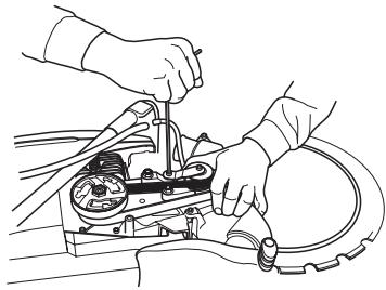 HUSQVARNA K 960 RING - Tension de courroie/remplacement de la courroie d'entraînement - 3