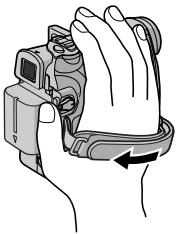 JVC GR-D340E - Einstellung der Griffschlaufe - 1