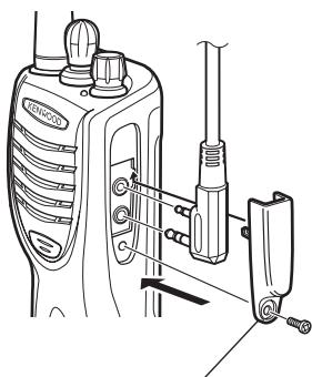 KENWOOD TK-2302 - BEVESTIGEN VAN DE OPTIONELE LUIDSPREKER/MICROFOON (OF HOOFDTELEFOON) - 1