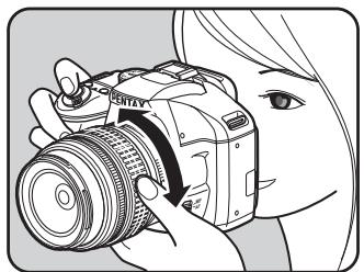 PENTAX K-M - Regardez le sujet dans le viseur. - 1