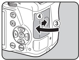 PENTAX K-50, K50, K50, K50, K50, K50, K50 - Introduisez la carte à fond, l'étiquette de la carte mémoire SD face à l'écran. - 3
