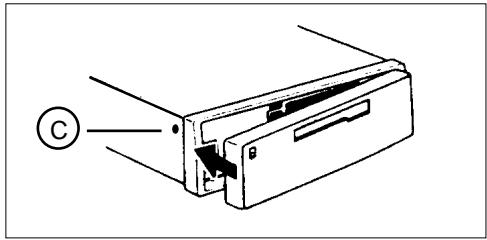 BLAUPUNKT 5 TFT-BILDSCHIRM - Fixing the release panel - 1