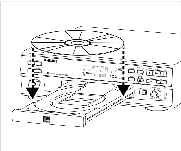 PHILIPS CDR560 - Inserting discs - 1
