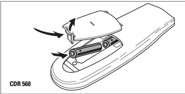 PHILIPS CDR560 - Inserción de las pilas en el mando a distancia - 1