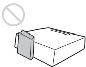 SONY VPL-ES7 - No coloque ningún objeto que bloquee el objetivo justo delante del objetivo - 1
