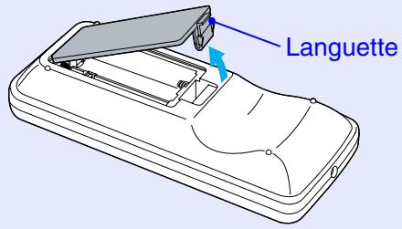 EPSON EMP-760 - Déposez le couvercle du compartment à piles. - 1