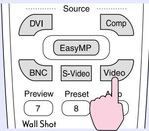 EPSON EMP-7850 - Appuyez sur la touche [Power] de la télécommande ou du panneau de commande du projecteur pour mettre en marche le projecteur. - 3