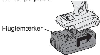 PANASONIC EY7540 - Isæting og udtagning af batteripakningen - 1