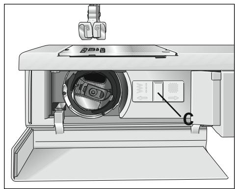 PFAFF TIPTRONIC 2020 - Escamotage de la griffe - 1