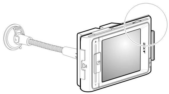 ACER E300 - Pour installer l'appareil dans votre voiture : - 5