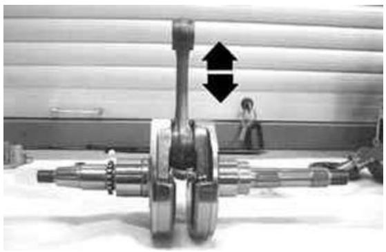 PIAGGIO XEVO - Inspecting the crankshaft components - 2