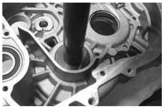 PIAGGIO XEVO - Replacing the countershaft bearings - 2
