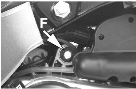 PIAGGIO XEVO - Removal of the engine from the vehicle - 7