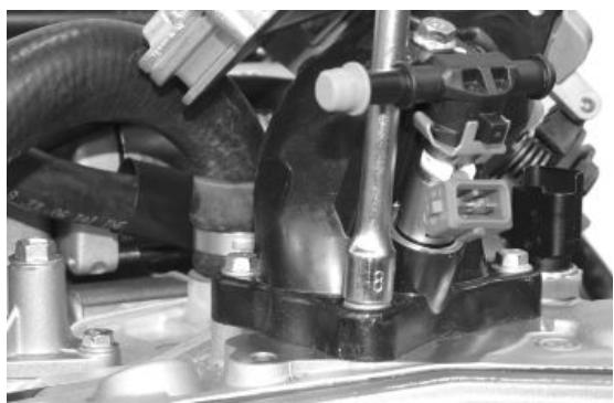 PIAGGIO XEVO - Removing the intake manifold - 1