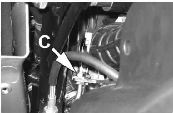 PIAGGIO XEVO - Removal of the engine from the vehicle - 4