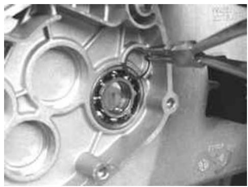 PIAGGIO XEVO - Refitting the driven pulley shaft bearing - 5