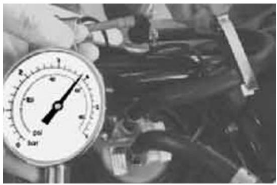 PIAGGIO XEVO - Pressure regulator check - 3