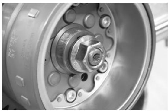 PIAGGIO XEVO - Refitting the flywheel magneto - 2