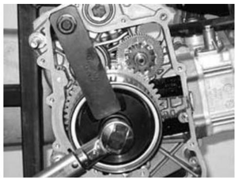 PIAGGIO XEVO - Refitting the flywheel magneto - 6