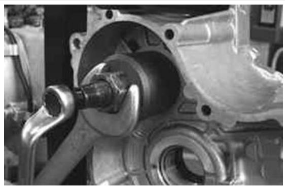 PIAGGIO XEVO - Replacing the countershaft bearings - 3