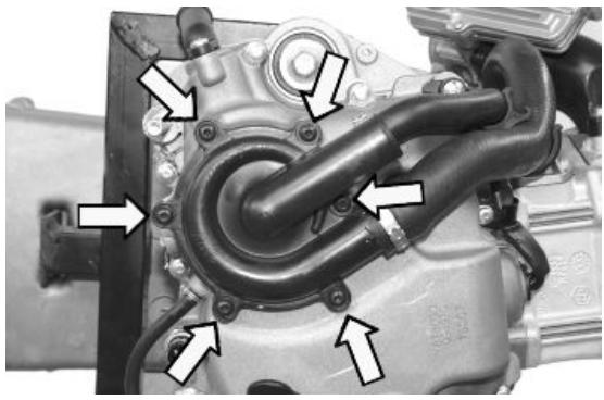 PIAGGIO XEVO - Removing the flywheel cover components - 1