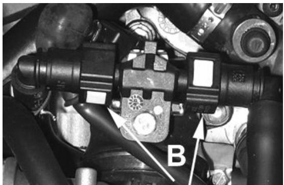 PIAGGIO XEVO - Removal of the engine from the vehicle - 3