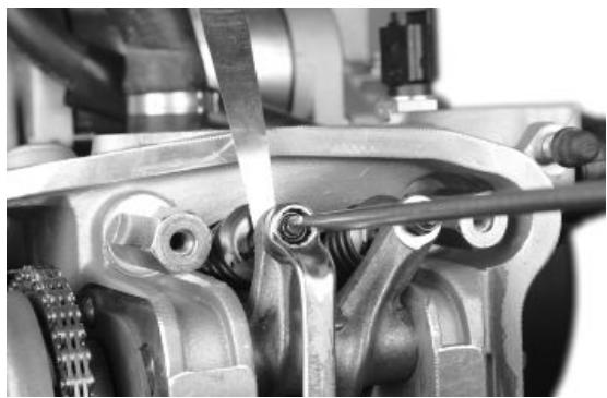 PIAGGIO XEVO - Tightener screw: 5 ÷ 6 - 2