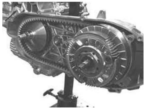 PIAGGIO XEVO - Refitting the driven pulley - 1