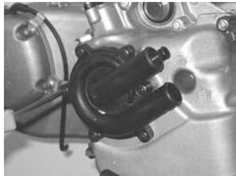 PIAGGIO XEVO - Pump cover fixing screws: 3 ÷ 4 - 1