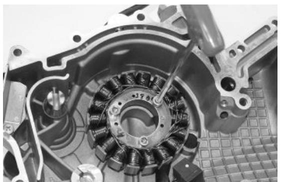 PIAGGIO XEVO - Removing the stator - 2
