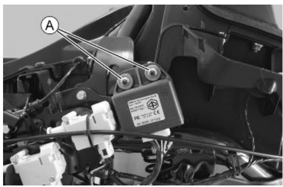 PIAGGIO XEVO - Helmet bay - 1