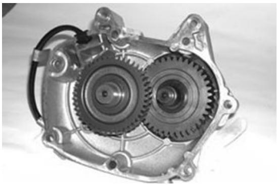 PIAGGIO XEVO - Removing the wheel axle - 1