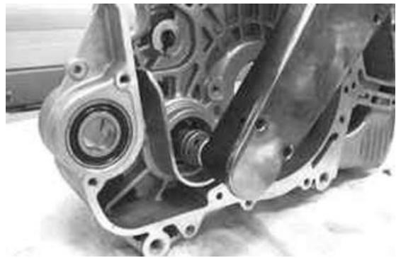 PIAGGIO XEVO - Oil pump cover screws 0.7 ÷ 0.9 - 3