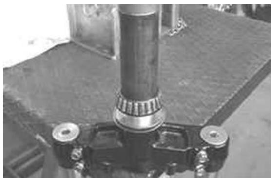 PIAGGIO XEVO - Reassembly of tapered bearing in steering tube - 1